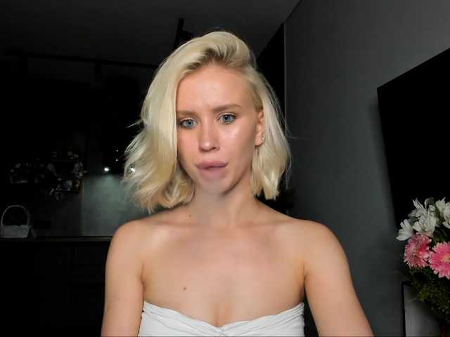 Sunlovv live webcam show