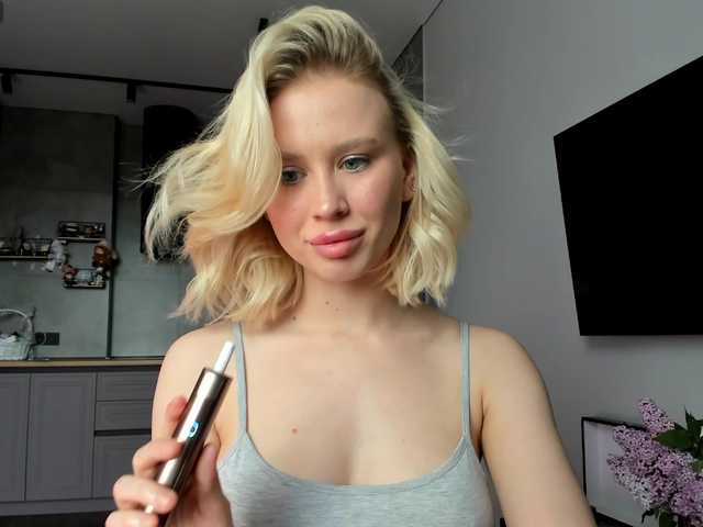 Sunlovv live cam on BongaCams
