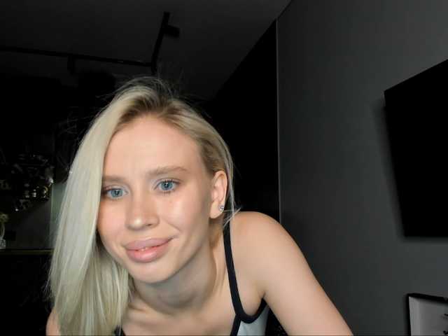 Sunlovv live cam on BongaCams