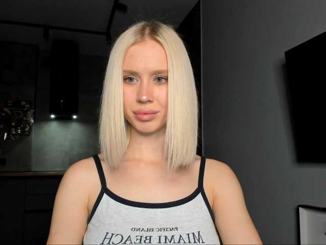 Sunlovv, en vivo ahora en BongaCams