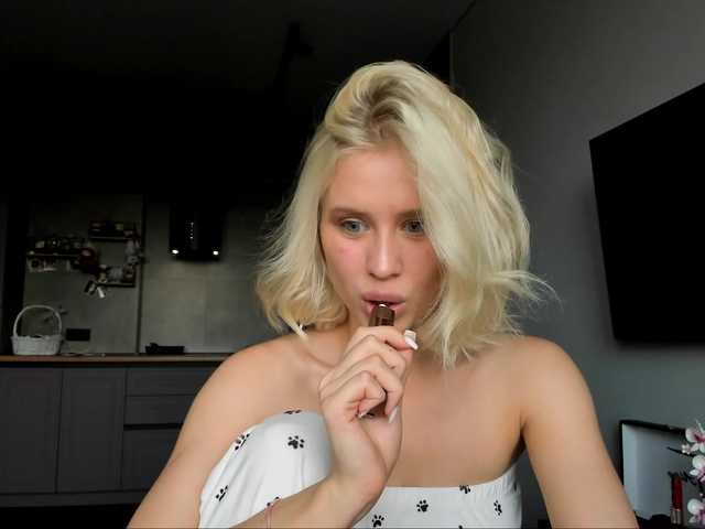 Sunlovv live webcam show
