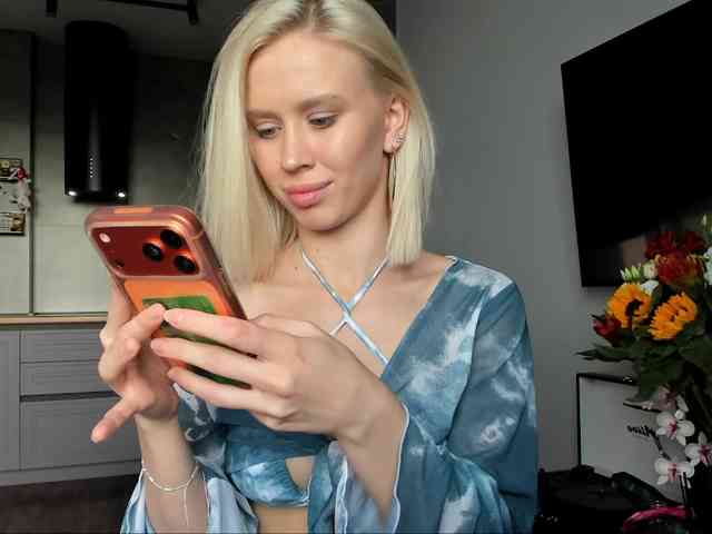 Sunlovv's cam show statistics and live stream