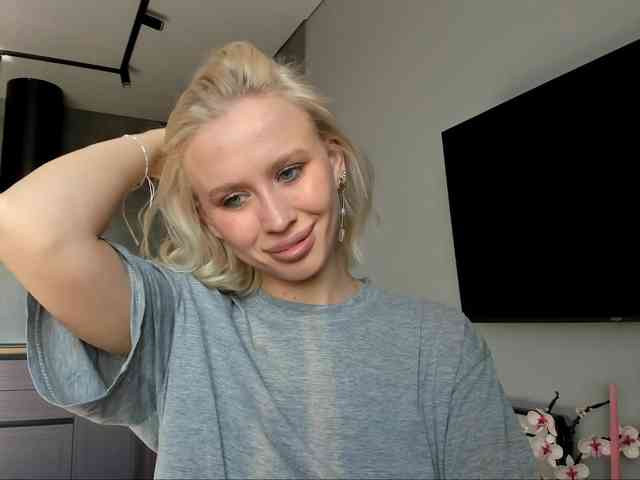 Sunlovv Live Webcam on BongaCams