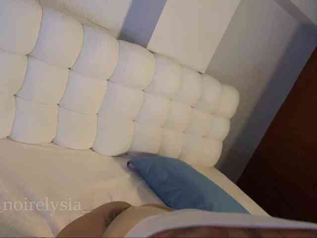 NoirElysia webcam