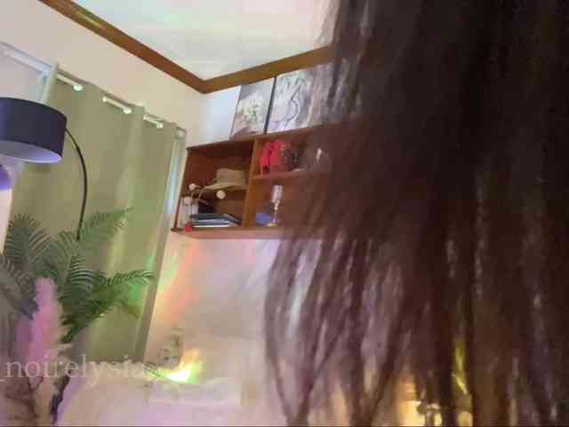 NoirElysia webcam