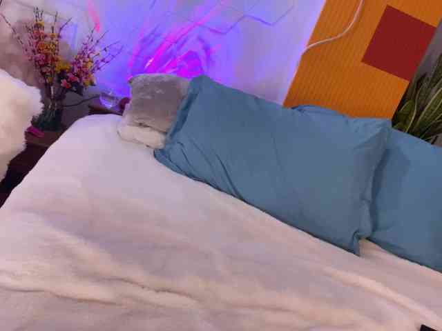 NoirElysia webcam