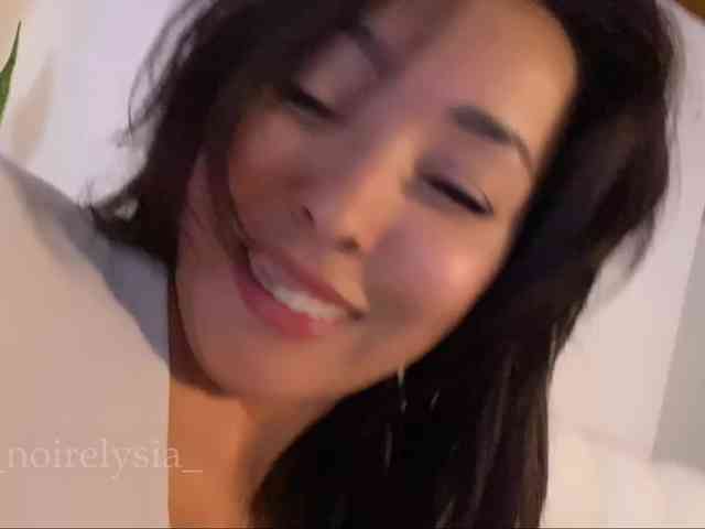 NoirElysia webcam