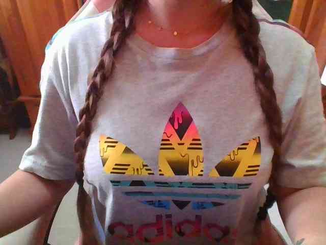 SpanishGirl21 webcam