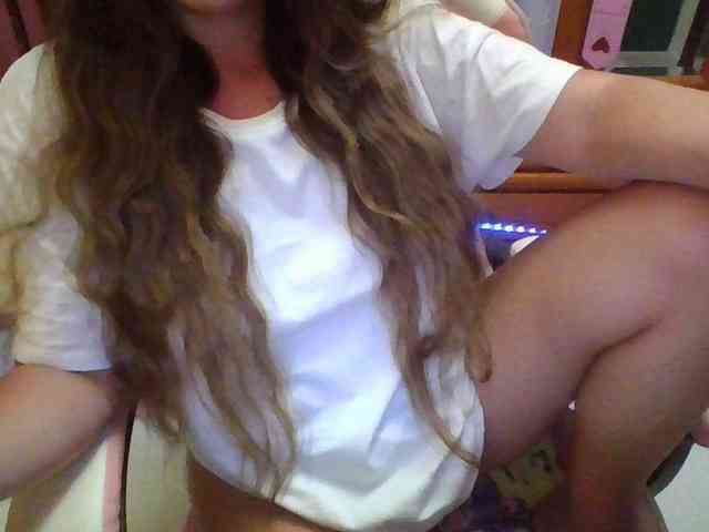 SpanishGirl21 webcam