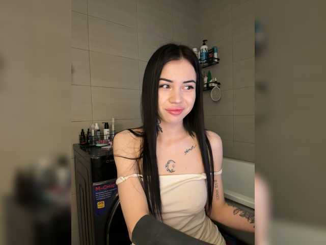 -dkny- live cam on BongaCams