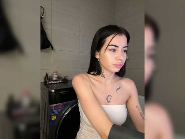 -dkny- live webcam show