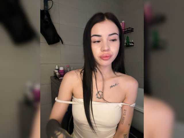 -dkny- live cam on BongaCams
