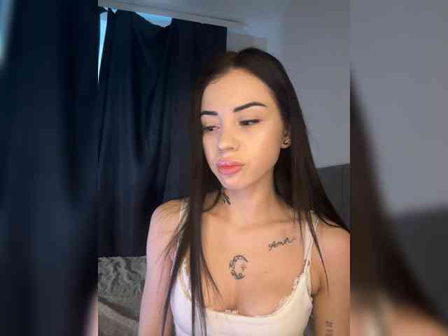 -dkny- webcam