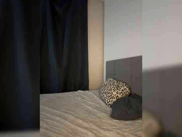 -dkny- webcam