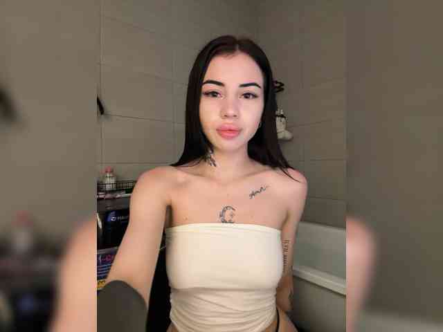 -dkny- webcam