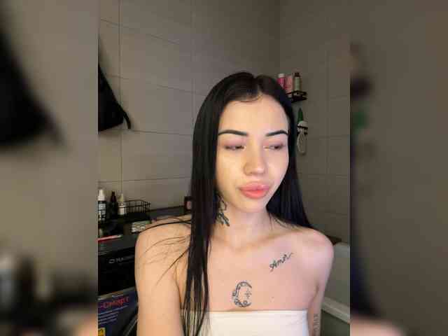 -dkny- webcam