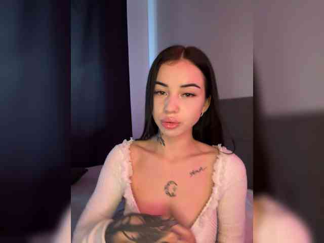 -dkny- webcam