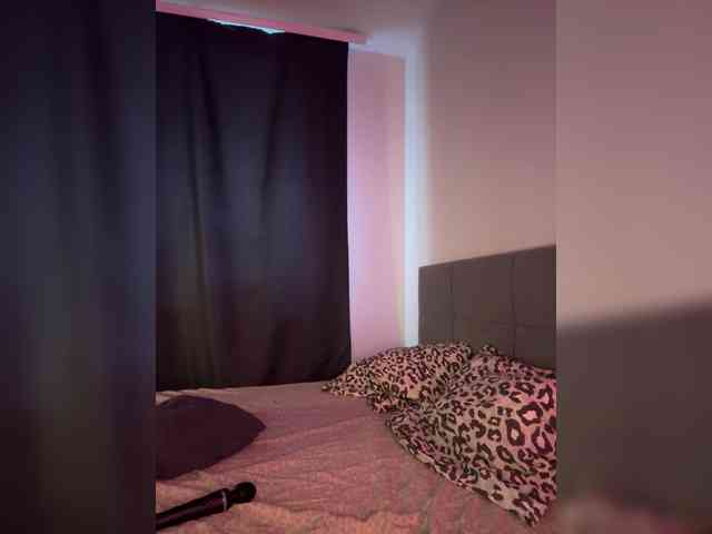 -dkny- webcam
