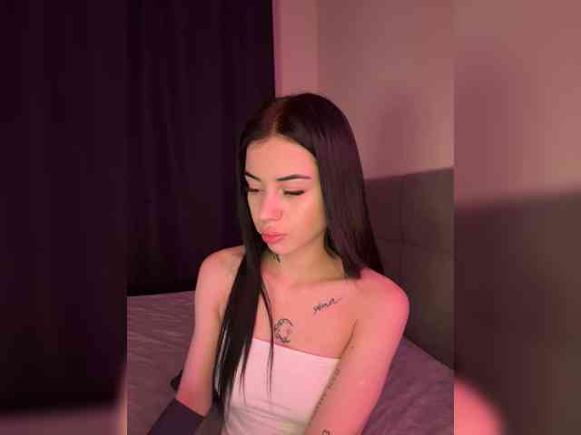 -dkny- webcam