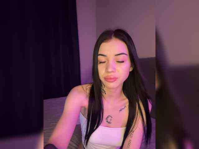 -dkny- webcam