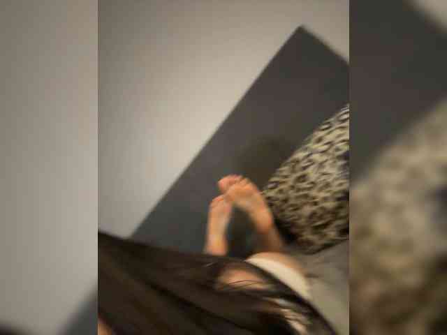 -dkny- webcam