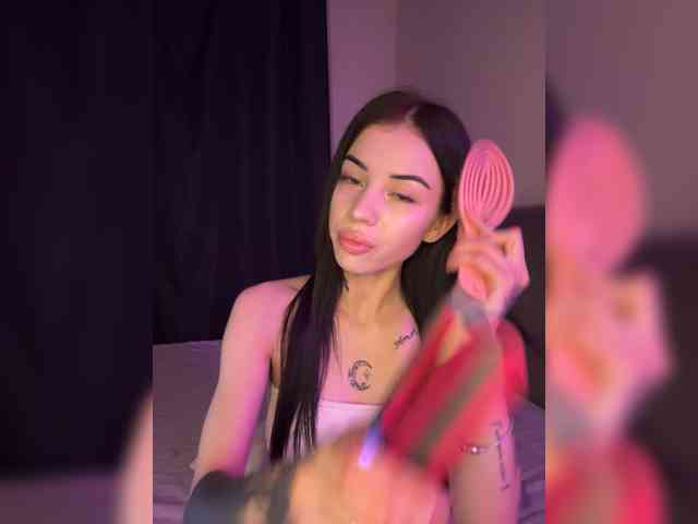 -dkny- webcam