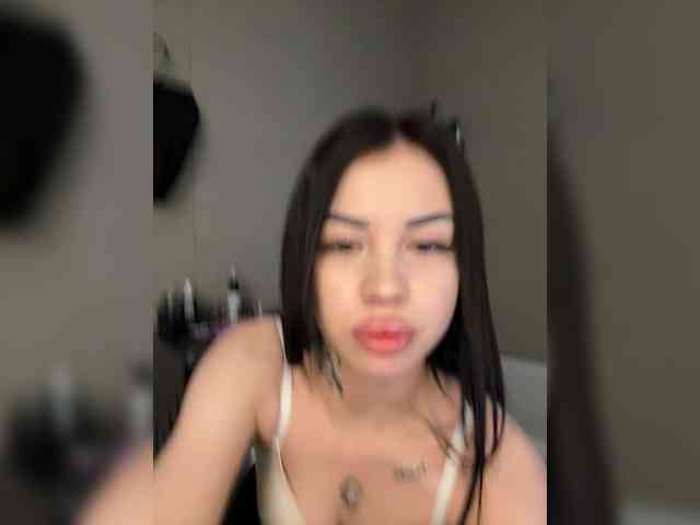 -dkny- webcam