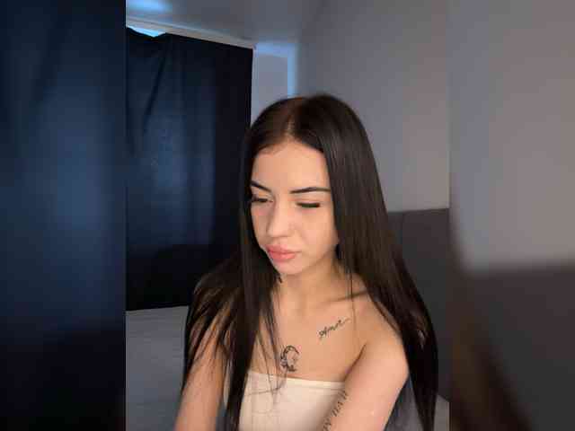 -dkny- webcam