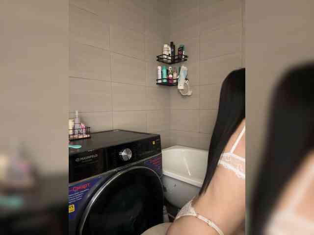 -dkny- webcam