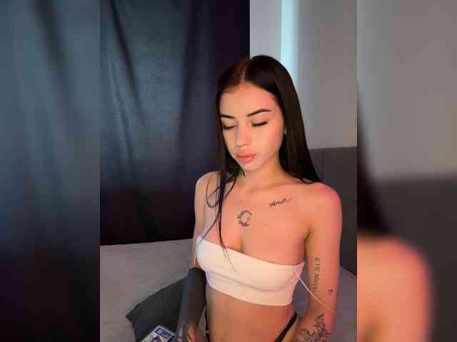 -dkny- webcam