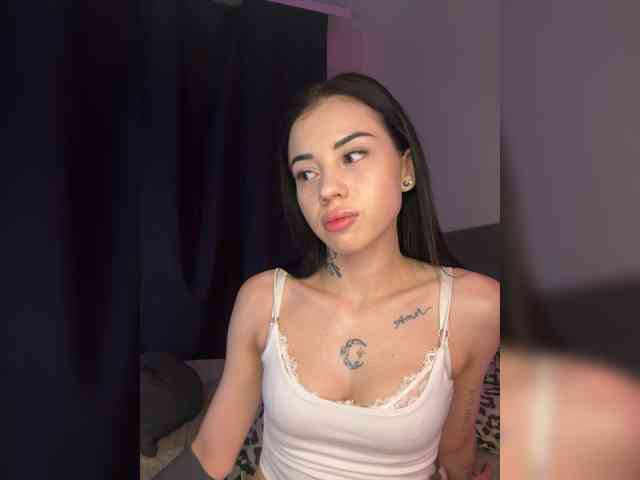 -dkny- webcam