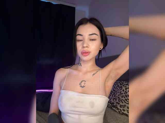 -dkny- webcam