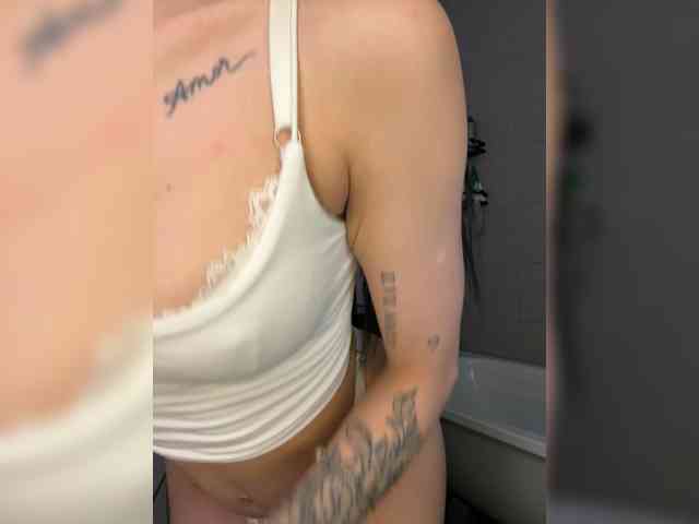 -dkny- webcam
