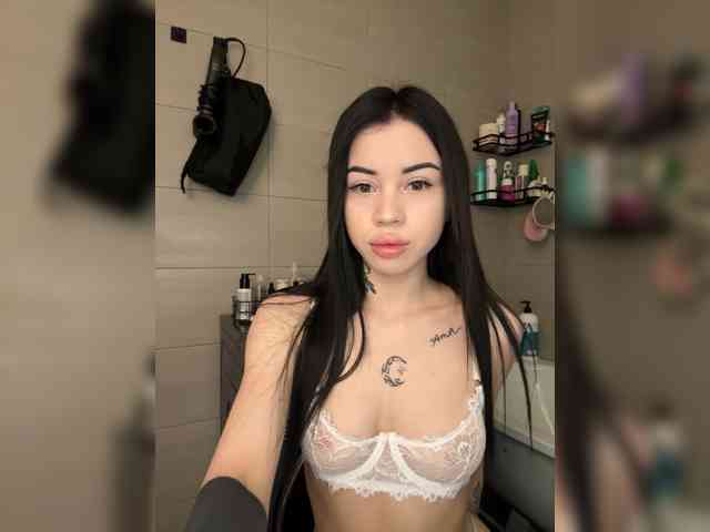 -dkny- webcam