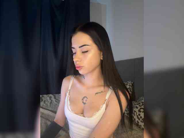 -dkny- webcam