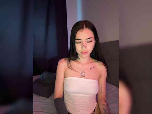 -dkny- webcam