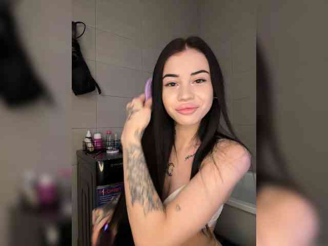 -dkny- webcam