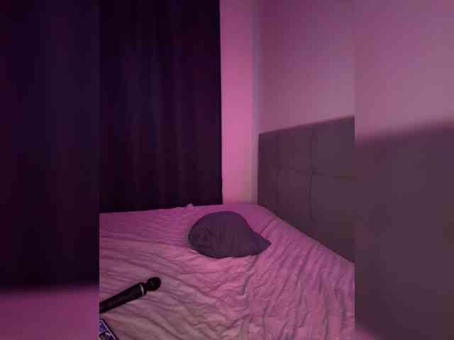 -dkny- webcam