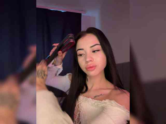 -dkny- webcam