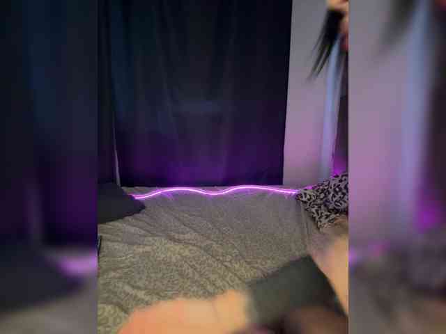 -dkny- Live Webcam on BongaCams