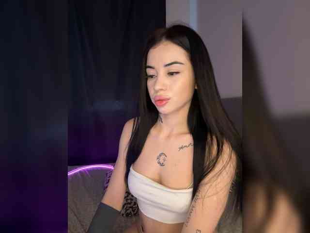-dkny- Live Webcam on BongaCams
