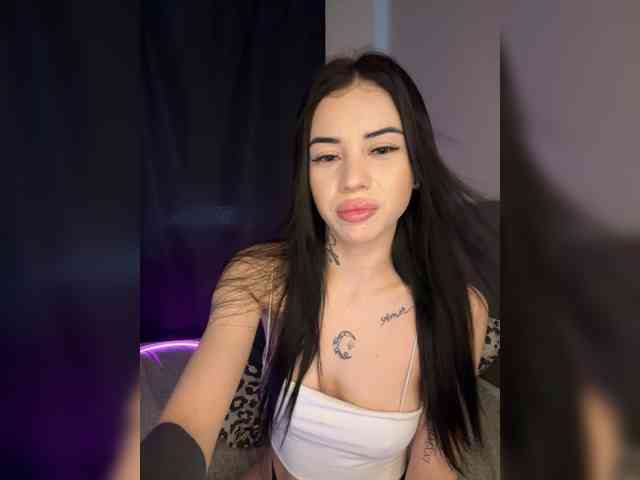 -dkny- webcam