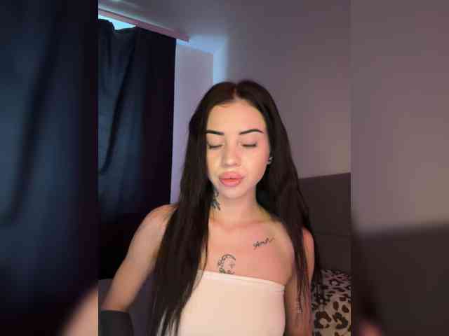 -dkny- webcam