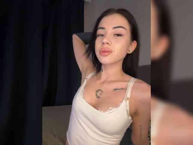 -dkny- webcam