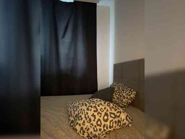 -dkny- webcam