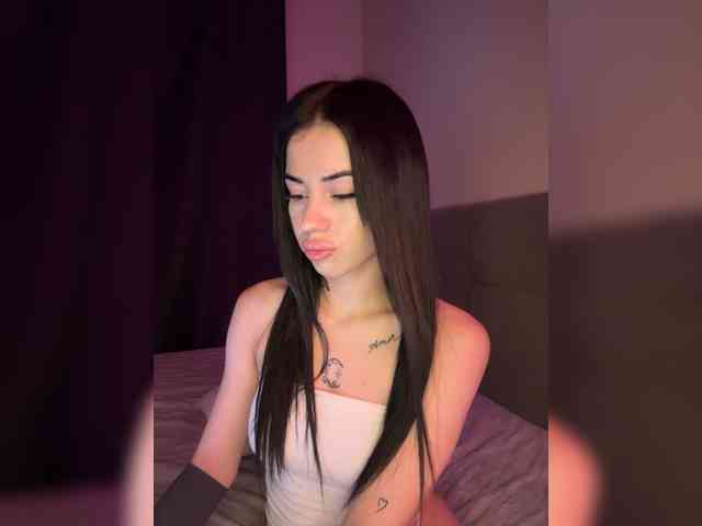 -dkny- Live Webcam on BongaCams
