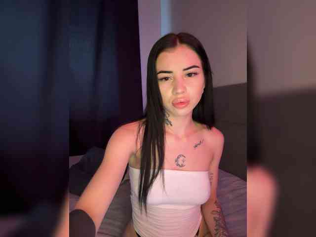 -dkny- webcam