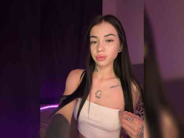 -dkny- webcam