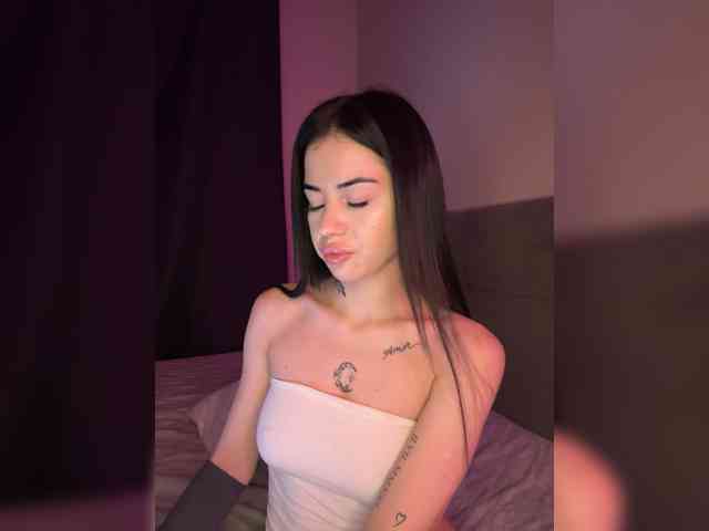 -dkny- webcam