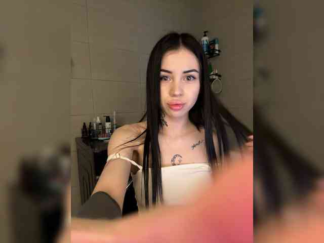 -dkny- webcam